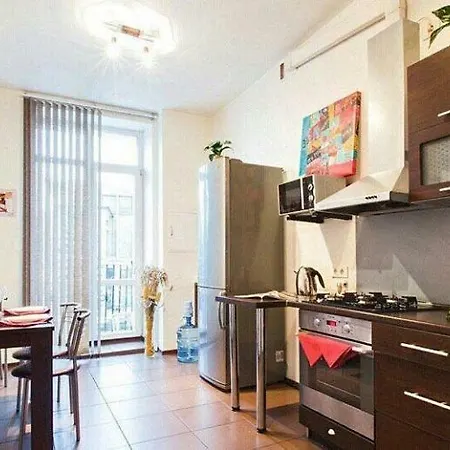 Nezavisimosti 24dom Апартаменти